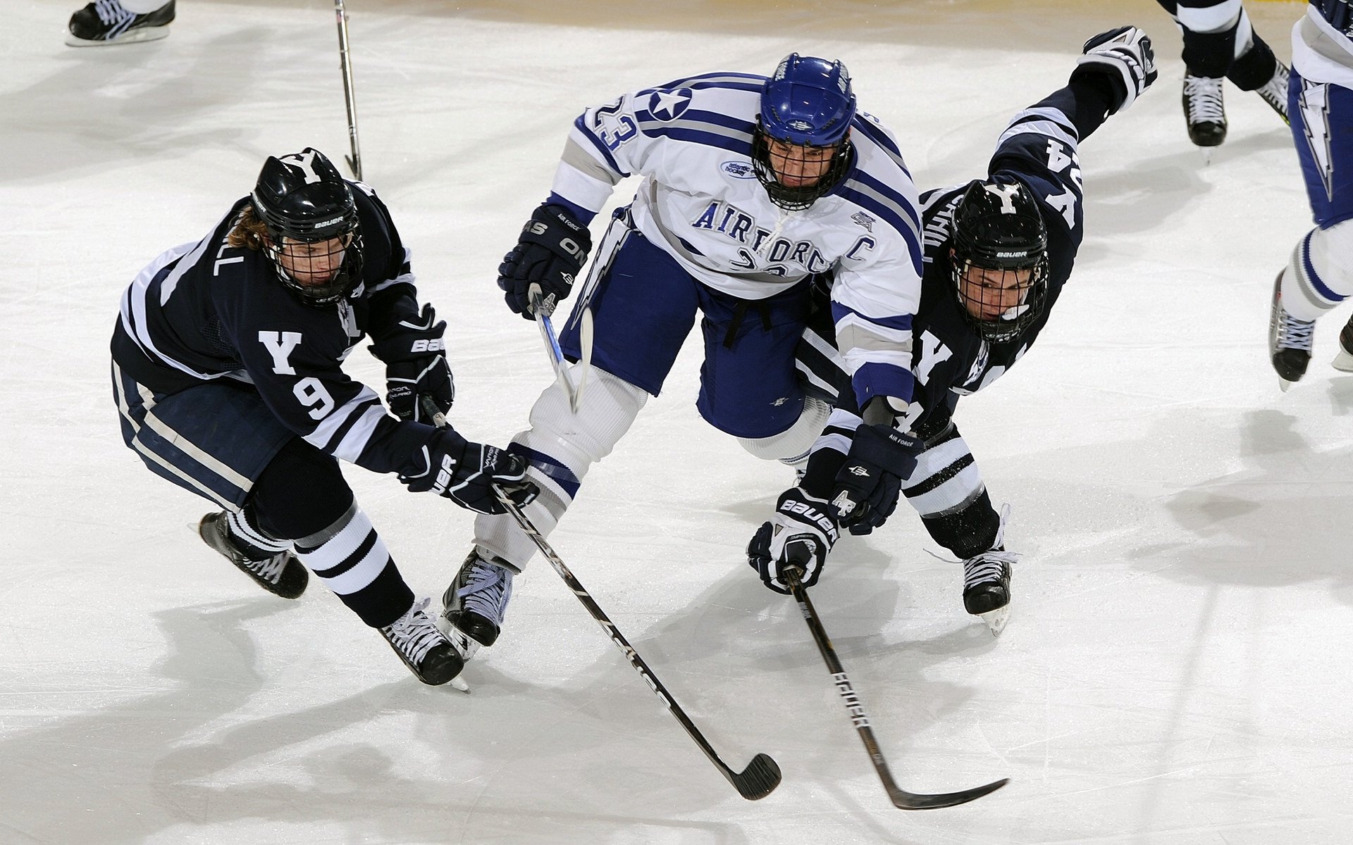 中国足球比赛中变阵时机选择与临场判断能力研究，足球比赛阵型演变的几个阶段
